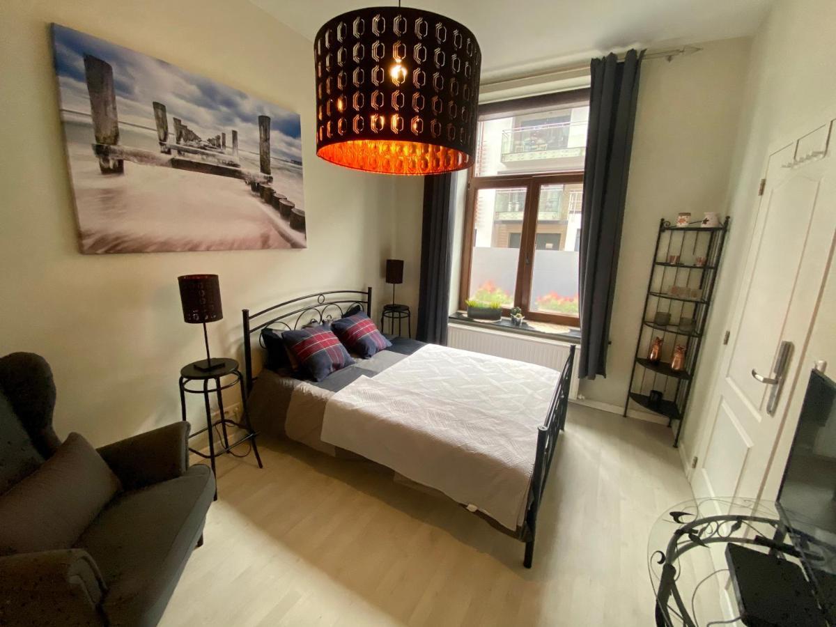 Petit Appartement Jourdan Eu Bruselas Exterior foto